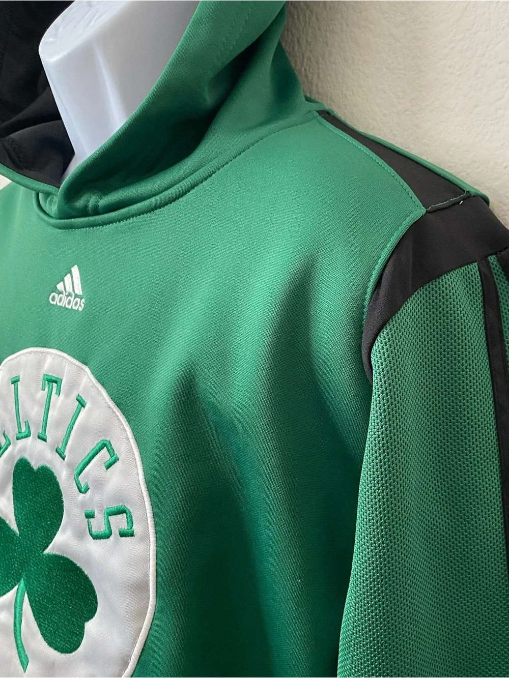 Adidas, Vintage NBA Boston Celtics Basketball Climaware Pullover Hoodie